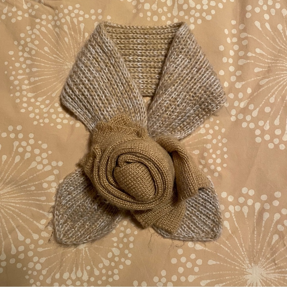 LAST CHANCE 3D Rose Scarf